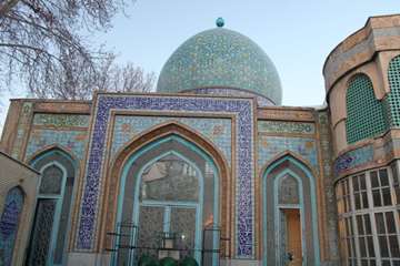 نمایی از گنبد مسجد و حسینیه شهید حیدری
